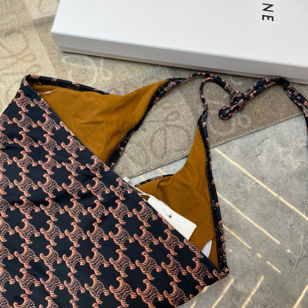 Celine泳衣🥰适合多种场景的游泳衣🏊♀️海边 游泳池 温泉 水上乐园 漂流都可以😌内搭也完全可以 Celine泳衣🥰适合多种场景的游泳衣🏊♀️海边 游泳池 温泉 水上乐园 漂流都可以😌内搭也完全可以