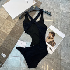 Celine泳衣🥰适合多种场景的游泳衣🏊♀️海边 游泳池 温泉 水上乐园 漂流都可以😌内搭也完全可以 Celine泳衣🥰适合多种场景的游泳衣🏊♀️海边 游泳池 温泉 水上乐园 漂流都可以😌内搭也完全可以