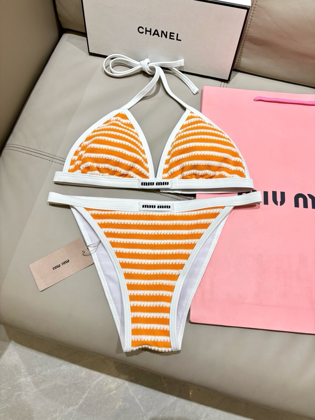 miumiu新款连体泳衣👙❤️😍🥰适合多种场景的游泳衣🏊♀️海边 游泳池 温泉 水上乐园 漂流都可以😌 miumiu新款连体泳衣👙❤️😍🥰适合多种场景的游泳衣🏊♀️海边 游泳池 温泉 水上乐园 漂流都可以😌