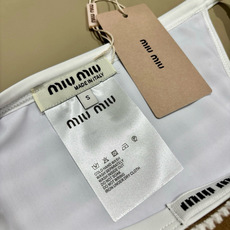 miumiu新款连体泳衣👙❤️😍🥰适合多种场景的游泳衣🏊♀️海边 游泳池 温泉 水上乐园 漂流都可以😌 miumiu新款连体泳衣👙❤️😍🥰适合多种场景的游泳衣🏊♀️海边 游泳池 温泉 水上乐园 漂流都可以😌