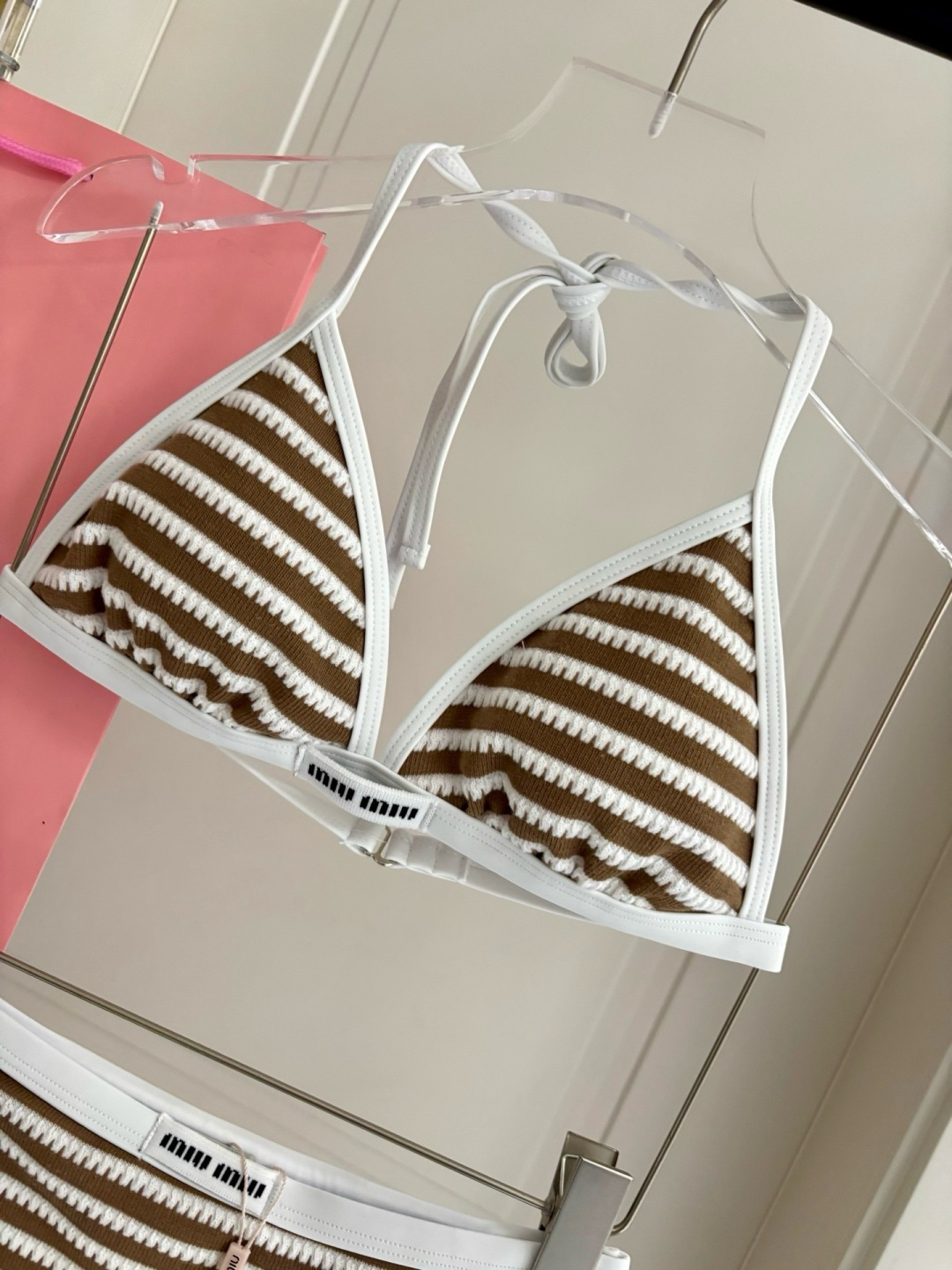 miumiu新款连体泳衣👙❤️😍🥰适合多种场景的游泳衣🏊♀️海边 游泳池 温泉 水上乐园 漂流都可以😌 miumiu新款连体泳衣👙❤️😍🥰适合多种场景的游泳衣🏊♀️海边 游泳池 温泉 水上乐园 漂流都可以😌
