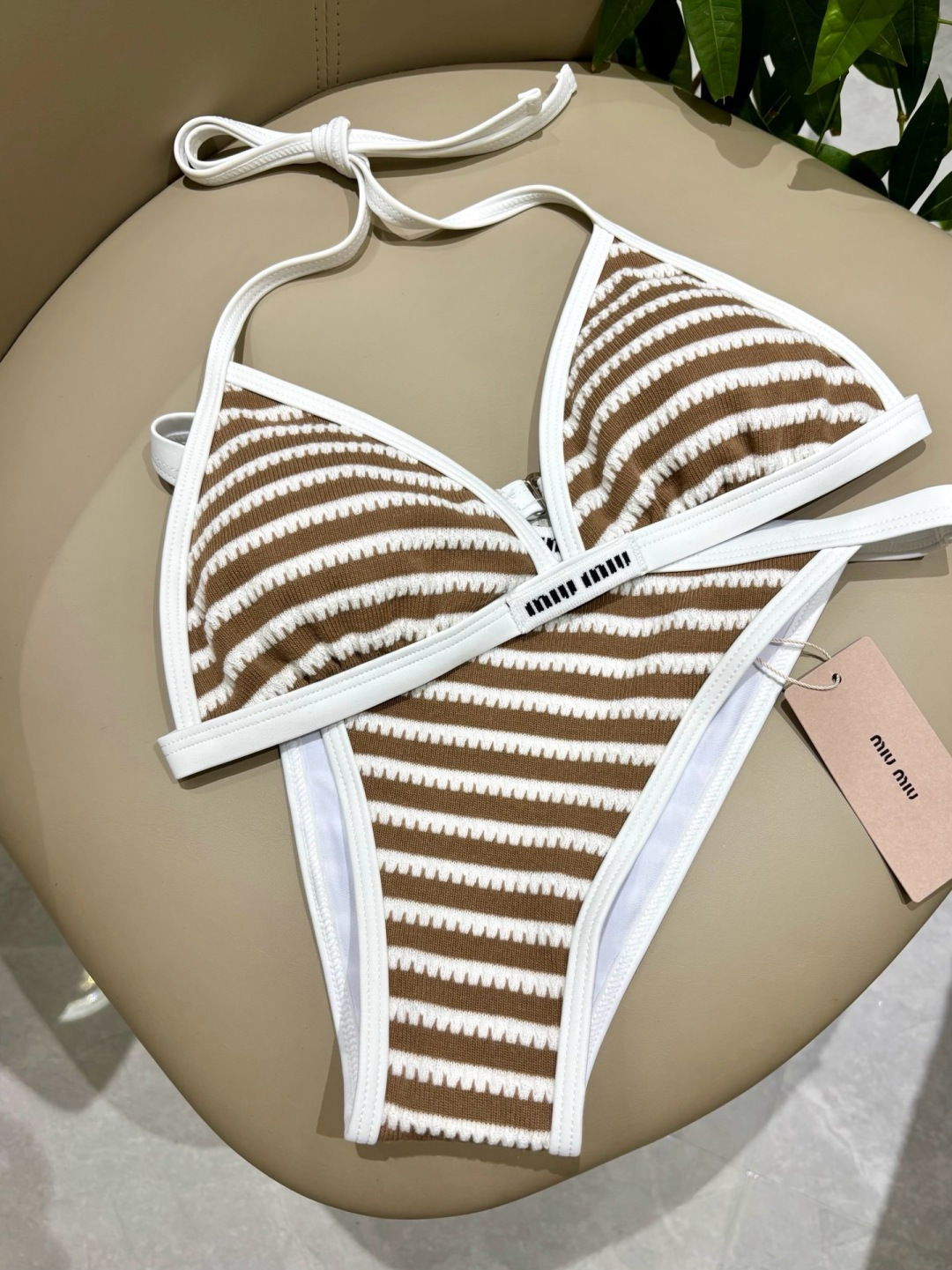 miumiu新款连体泳衣👙❤️😍🥰适合多种场景的游泳衣🏊♀️海边 游泳池 温泉 水上乐园 漂流都可以😌 miumiu新款连体泳衣👙❤️😍🥰适合多种场景的游泳衣🏊♀️海边 游泳池 温泉 水上乐园 漂流都可以😌