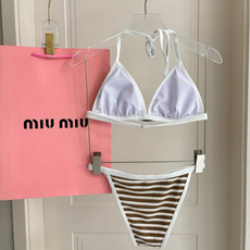 miumiu新款连体泳衣👙❤️😍🥰适合多种场景的游泳衣🏊♀️海边 游泳池 温泉 水上乐园 漂流都可以😌 miumiu新款连体泳衣👙❤️😍🥰适合多种场景的游泳衣🏊♀️海边 游泳池 温泉 水上乐园 漂流都可以😌