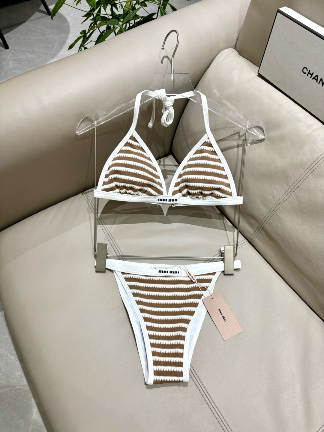 miumiu新款连体泳衣👙❤️😍🥰适合多种场景的游泳衣🏊♀️海边 游泳池 温泉 水上乐园 漂流都可以😌 miumiu新款连体泳衣👙❤️😍🥰适合多种场景的游泳衣🏊♀️海边 游泳池 温泉 水上乐园 漂流都可以😌