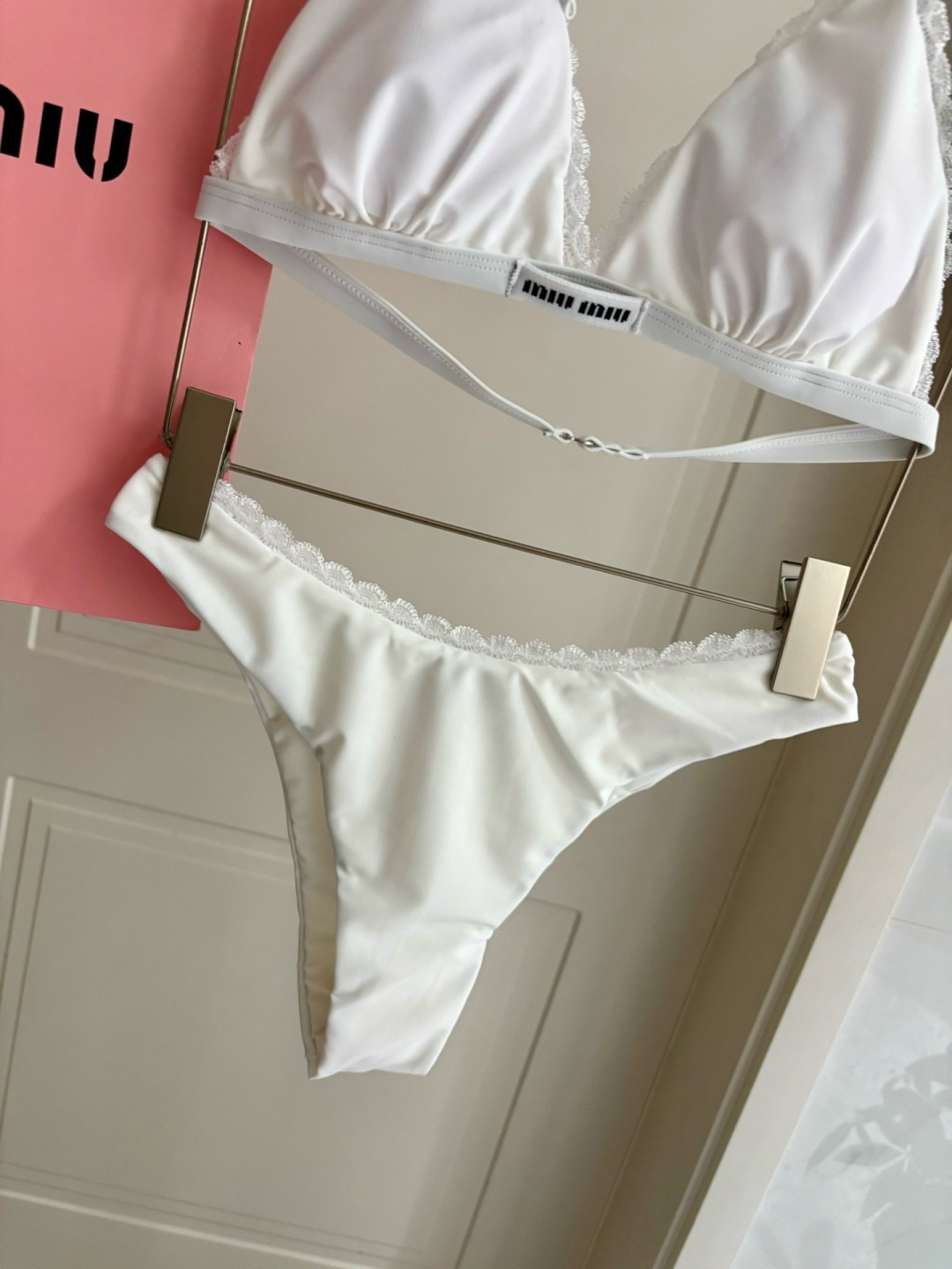 miumiu新款连体泳衣👙❤️😍🥰适合多种场景的游泳衣🏊♀️海边 游泳池 温泉 水上乐园 漂流都可以😌 miumiu新款连体泳衣👙❤️😍🥰适合多种场景的游泳衣🏊♀️海边 游泳池 温泉 水上乐园 漂流都可以😌