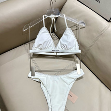 miumiu新款连体泳衣👙❤️😍🥰适合多种场景的游泳衣🏊♀️海边 游泳池 温泉 水上乐园 漂流都可以😌 miumiu新款连体泳衣👙❤️😍🥰适合多种场景的游泳衣🏊♀️海边 游泳池 温泉 水上乐园 漂流都可以😌