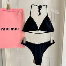 miumiu新款连体泳衣👙❤️😍🥰适合多种场景的游泳衣🏊♀️海边 游泳池 温泉 水上乐园 漂流都可以😌 miumiu新款连体泳衣👙❤️😍🥰适合多种场景的游泳衣🏊♀️海边 游泳池 温泉 水上乐园 漂流都可以😌