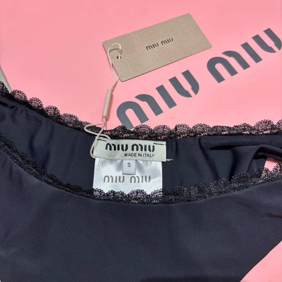 miumiu新款连体泳衣👙❤️😍🥰适合多种场景的游泳衣🏊♀️海边 游泳池 温泉 水上乐园 漂流都可以😌 miumiu新款连体泳衣👙❤️😍🥰适合多种场景的游泳衣🏊♀️海边 游泳池 温泉 水上乐园 漂流都可以😌