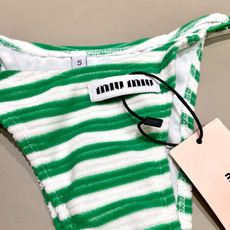 miumiu新款连体泳衣👙❤️😍🥰适合多种场景的游泳衣🏊♀️海边 游泳池 温泉 水上乐园 漂流都可以😌 miumiu新款连体泳衣👙❤️😍🥰适合多种场景的游泳衣🏊♀️海边 游泳池 温泉 水上乐园 漂流都可以😌