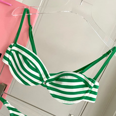 miumiu新款连体泳衣👙❤️😍🥰适合多种场景的游泳衣🏊♀️海边 游泳池 温泉 水上乐园 漂流都可以😌 miumiu新款连体泳衣👙❤️😍🥰适合多种场景的游泳衣🏊♀️海边 游泳池 温泉 水上乐园 漂流都可以😌