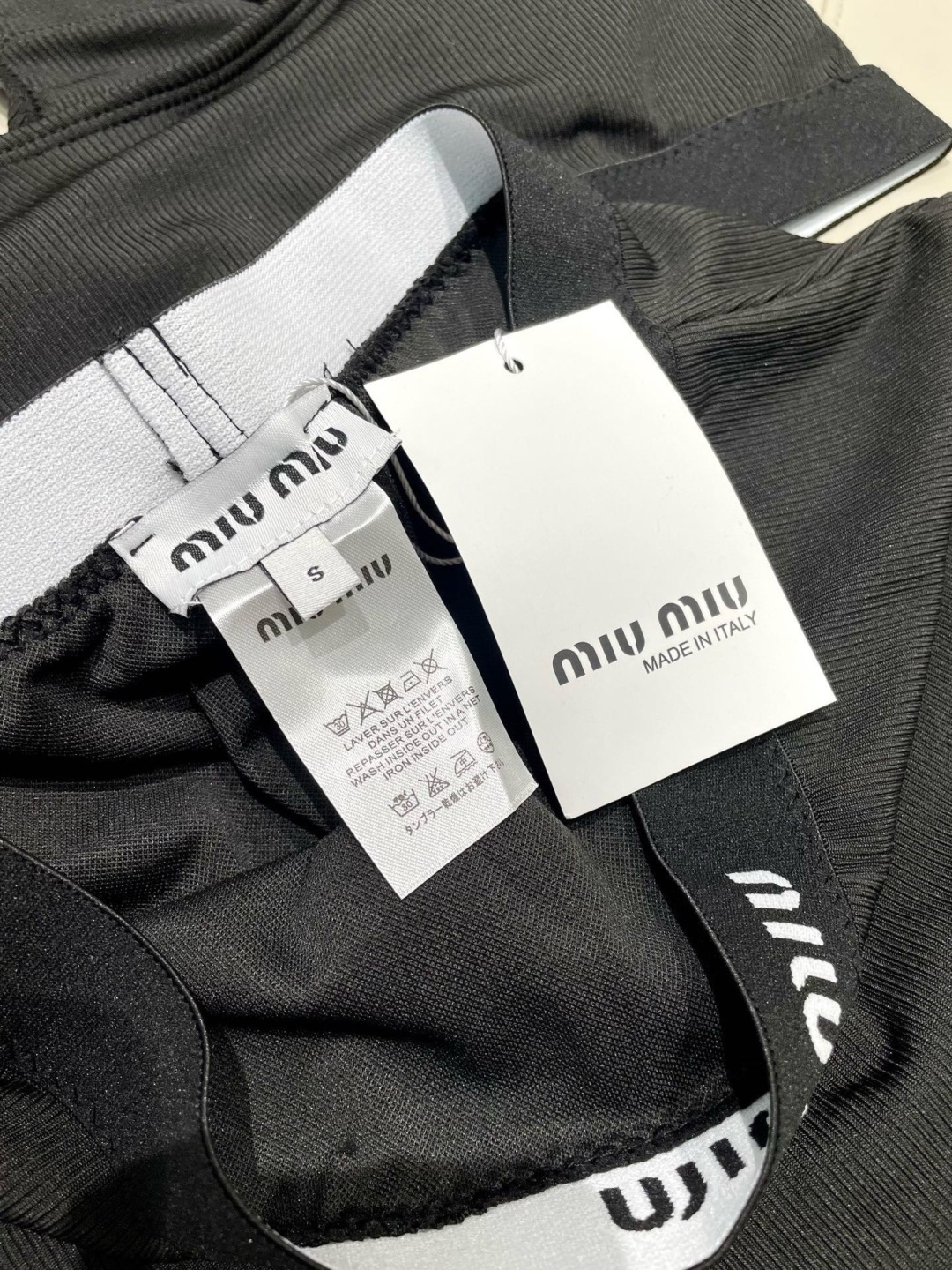 miumiu新款比基尼泳衣👙❤️😍🥰适合多种场景的游泳衣🏊♀️海边 游泳池 温泉 水上乐园 漂流都可以 miumiu新款比基尼泳衣👙❤️😍🥰适合多种场景的游泳衣🏊♀️海边 游泳池 温泉 水上乐园 漂流都可以