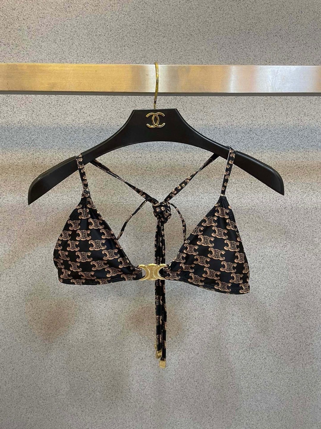 Celine专柜新款 对版五金😍🥰适合多种场景的游泳衣🏊♀️海边 游泳池 温泉 水上乐园 漂流都可以😌 Celine专柜新款 对版五金😍🥰适合多种场景的游泳衣🏊♀️海边 游泳池 温泉 水上乐园 漂流都可以😌