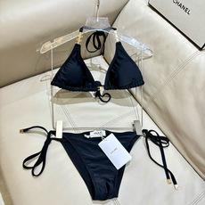 Celine专柜新款 对版五金😍🥰适合多种场景的游泳衣🏊♀️海边 游泳池 温泉 水上乐园 漂流都可以😌 Celine专柜新款 对版五金😍🥰适合多种场景的游泳衣🏊♀️海边 游泳池 温泉 水上乐园 漂流都可以😌