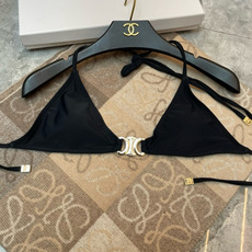 Celine专柜新款 对版五金😍🥰适合多种场景的游泳衣🏊♀️海边 游泳池 温泉 水上乐园 漂流都可以😌 Celine专柜新款 对版五金😍🥰适合多种场景的游泳衣🏊♀️海边 游泳池 温泉 水上乐园 漂流都可以😌