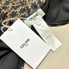 Celine专柜新款 对版五金😍🥰适合多种场景的游泳衣🏊♀️海边 游泳池 温泉 水上乐园 漂流都可以😌 Celine专柜新款 对版五金😍🥰适合多种场景的游泳衣🏊♀️海边 游泳池 温泉 水上乐园 漂流都可以😌