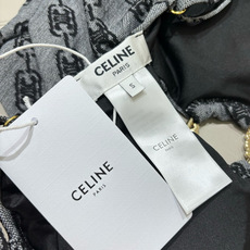 Celine专柜新款 对版五金😍🥰适合多种场景的游泳衣🏊♀️海边 游泳池 温泉 水上乐园 漂流都可以😌 Celine专柜新款 对版五金😍🥰适合多种场景的游泳衣🏊♀️海边 游泳池 温泉 水上乐园 漂流都可以😌