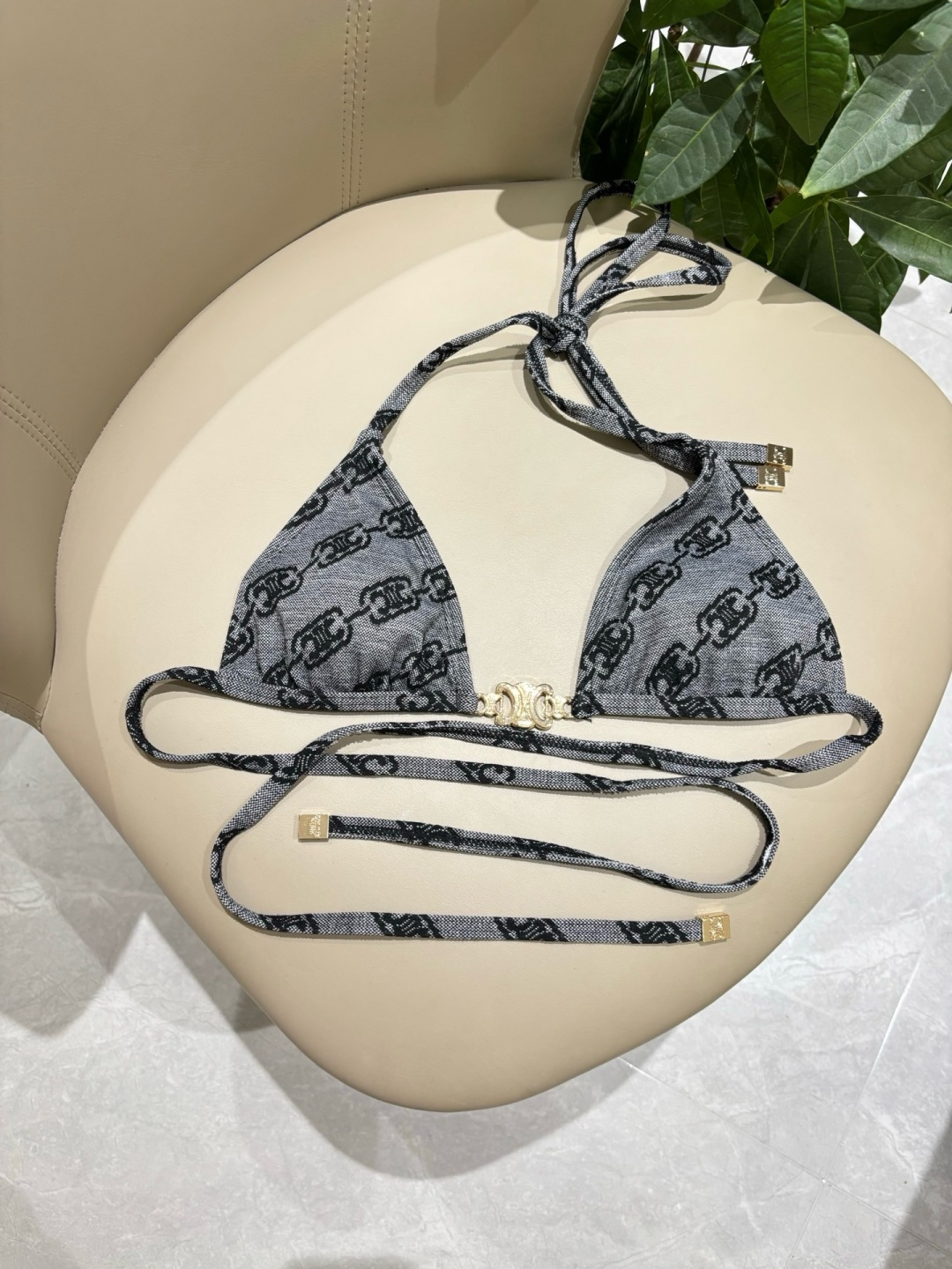Celine专柜新款 对版五金😍🥰适合多种场景的游泳衣🏊‍♀️海边 游泳池 温泉 水上乐园 漂流都可以😌