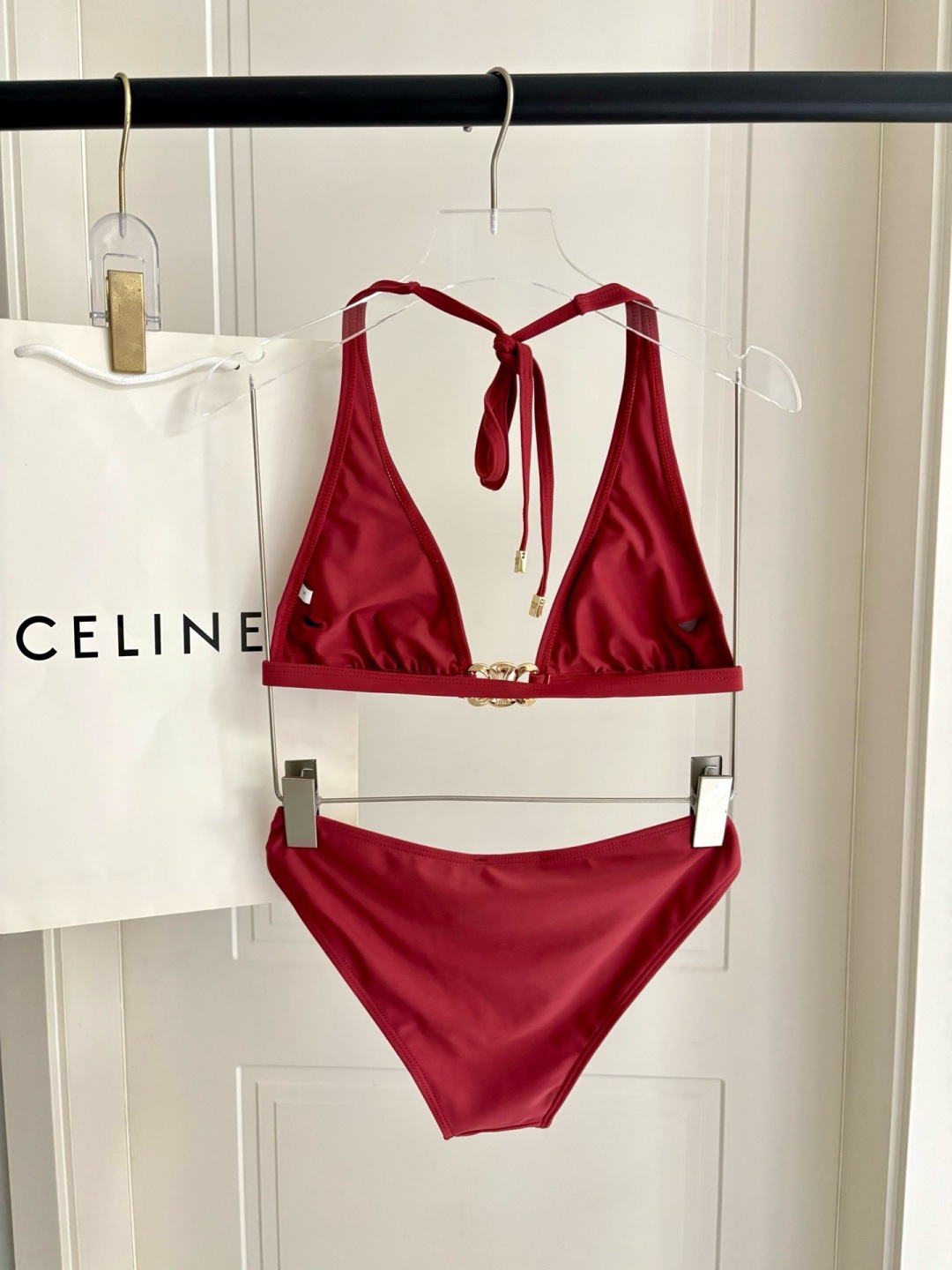 Celine专柜新款 对版五金😍🥰适合多种场景的游泳衣🏊♀️海边 游泳池 温泉 水上乐园 漂流都可以😌 Celine专柜新款 对版五金😍🥰适合多种场景的游泳衣🏊♀️海边 游泳池 温泉 水上乐园 漂流都可以😌