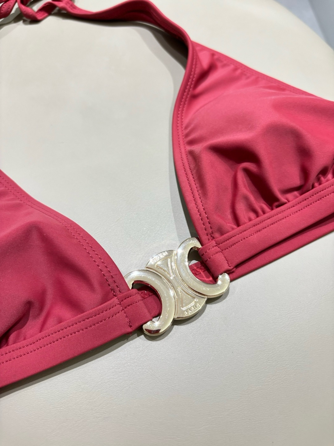 Celine专柜新款 对版五金😍🥰适合多种场景的游泳衣🏊♀️海边 游泳池 温泉 水上乐园 漂流都可以😌 Celine专柜新款 对版五金😍🥰适合多种场景的游泳衣🏊♀️海边 游泳池 温泉 水上乐园 漂流都可以😌