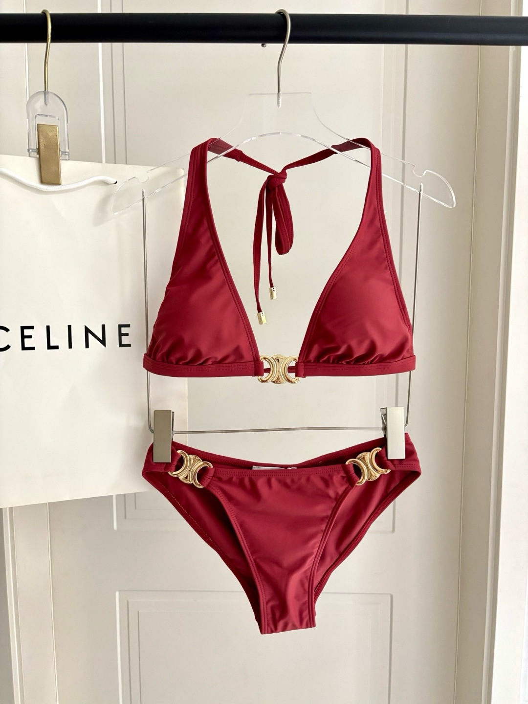 Celine专柜新款 对版五金😍🥰适合多种场景的游泳衣🏊♀️海边 游泳池 温泉 水上乐园 漂流都可以😌 Celine专柜新款 对版五金😍🥰适合多种场景的游泳衣🏊♀️海边 游泳池 温泉 水上乐园 漂流都可以😌