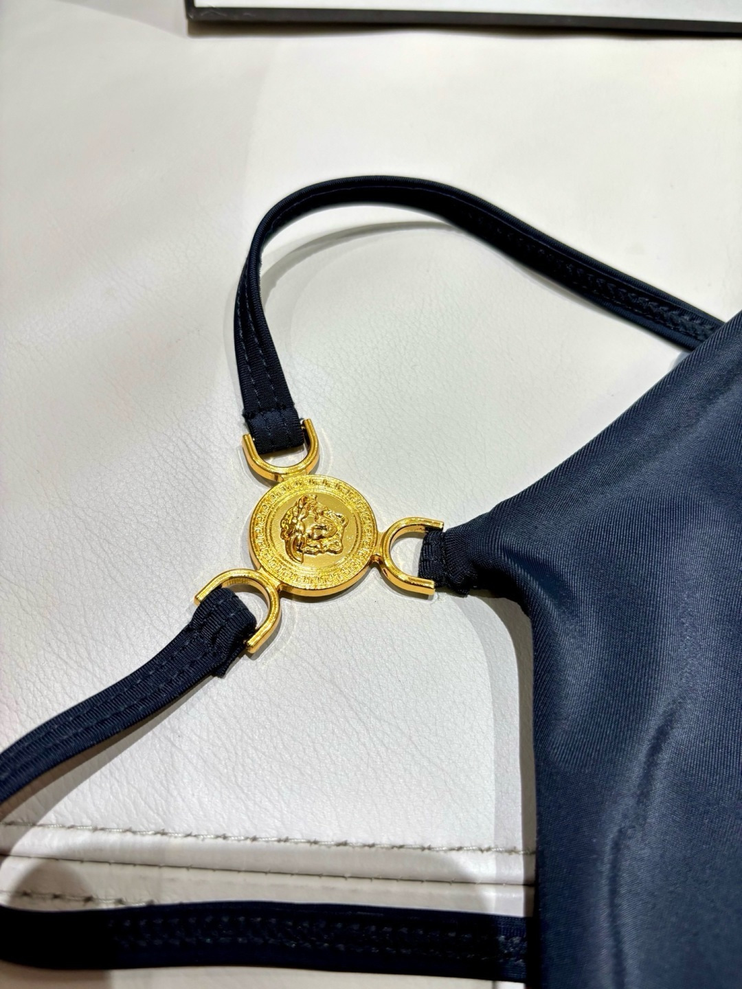 Celine专柜新款 对版五金😍🥰适合多种场景的游泳衣🏊♀️海边 游泳池 温泉 水上乐园 漂流都可以😌 Celine专柜新款 对版五金😍🥰适合多种场景的游泳衣🏊♀️海边 游泳池 温泉 水上乐园 漂流都可以😌