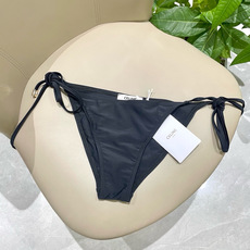 Celine专柜新款 对版五金😍🥰适合多种场景的游泳衣🏊♀️海边 游泳池 温泉 水上乐园 漂流都可以😌 Celine专柜新款 对版五金😍🥰适合多种场景的游泳衣🏊♀️海边 游泳池 温泉 水上乐园 漂流都可以😌