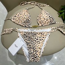 Celine专柜新款 对版五金😍🥰适合多种场景的游泳衣🏊♀️海边 游泳池 温泉 水上乐园 漂流都可以😌 Celine专柜新款 对版五金😍🥰适合多种场景的游泳衣🏊♀️海边 游泳池 温泉 水上乐园 漂流都可以😌