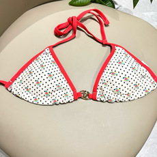 华伦天奴比基尼😍🥰适合多种场景的游泳衣🏊♀️海边 游泳池 温泉 水上乐园 漂流都可以😌内搭也完全可以 华伦天奴比基尼😍🥰适合多种场景的游泳衣🏊♀️海边 游泳池 温泉 水上乐园 漂流都可以😌内搭也完全可以