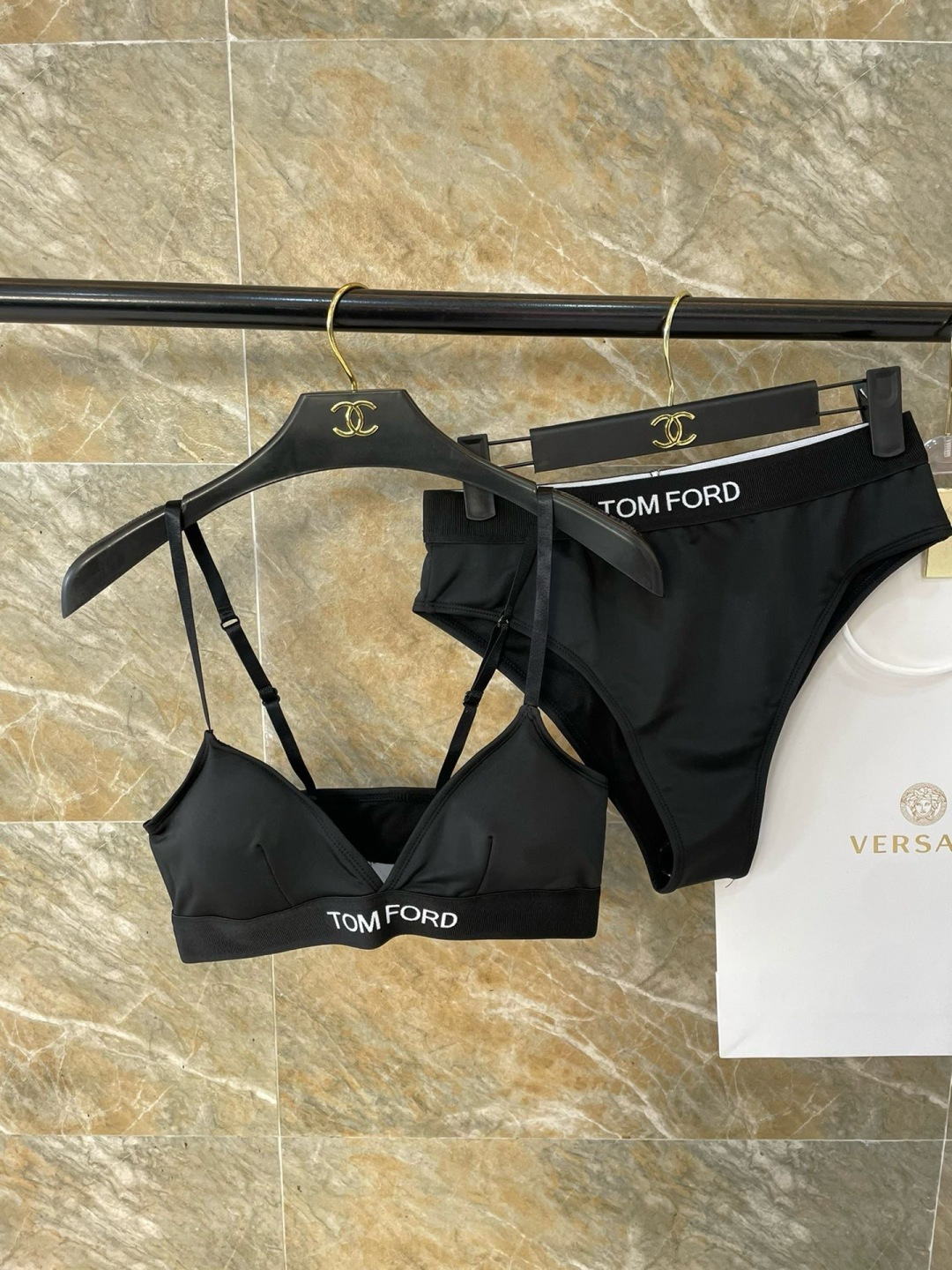 TOMFORD新款比基尼😍🥰适合多种场景的游泳衣🏊‍♀️海边 游泳池 温泉 水上乐园 漂流都可以😌内搭也