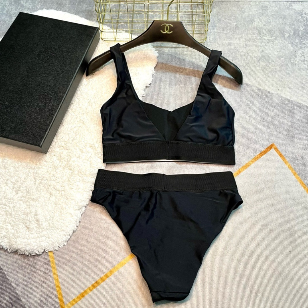 TOMFORD新款比基尼😍🥰适合多种场景的游泳衣🏊♀️海边 游泳池 温泉 水上乐园 漂流都可以😌内搭也 TOMFORD新款比基尼😍🥰适合多种场景的游泳衣🏊♀️海边 游泳池 温泉 水上乐园 漂流都可以😌内搭也