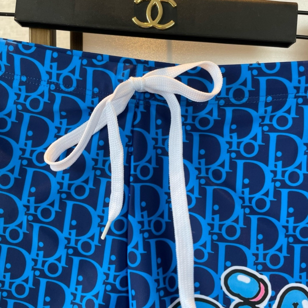 Dior男士泳裤👑高级定制泳衣👑上新度假系列🏖专属泳衣［色][色][色]超级爱！[色]来自贵族的目光🌹暗