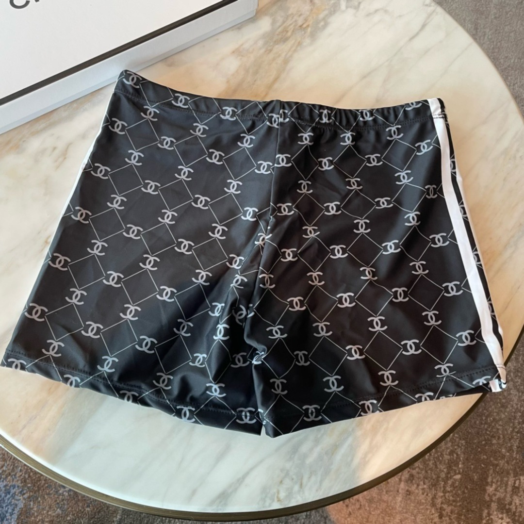 Chanel男士泳裤👑高级定制泳衣👑上新度假系列🏖专属泳衣［色][色][色]超级爱！[色]来自贵族的目光