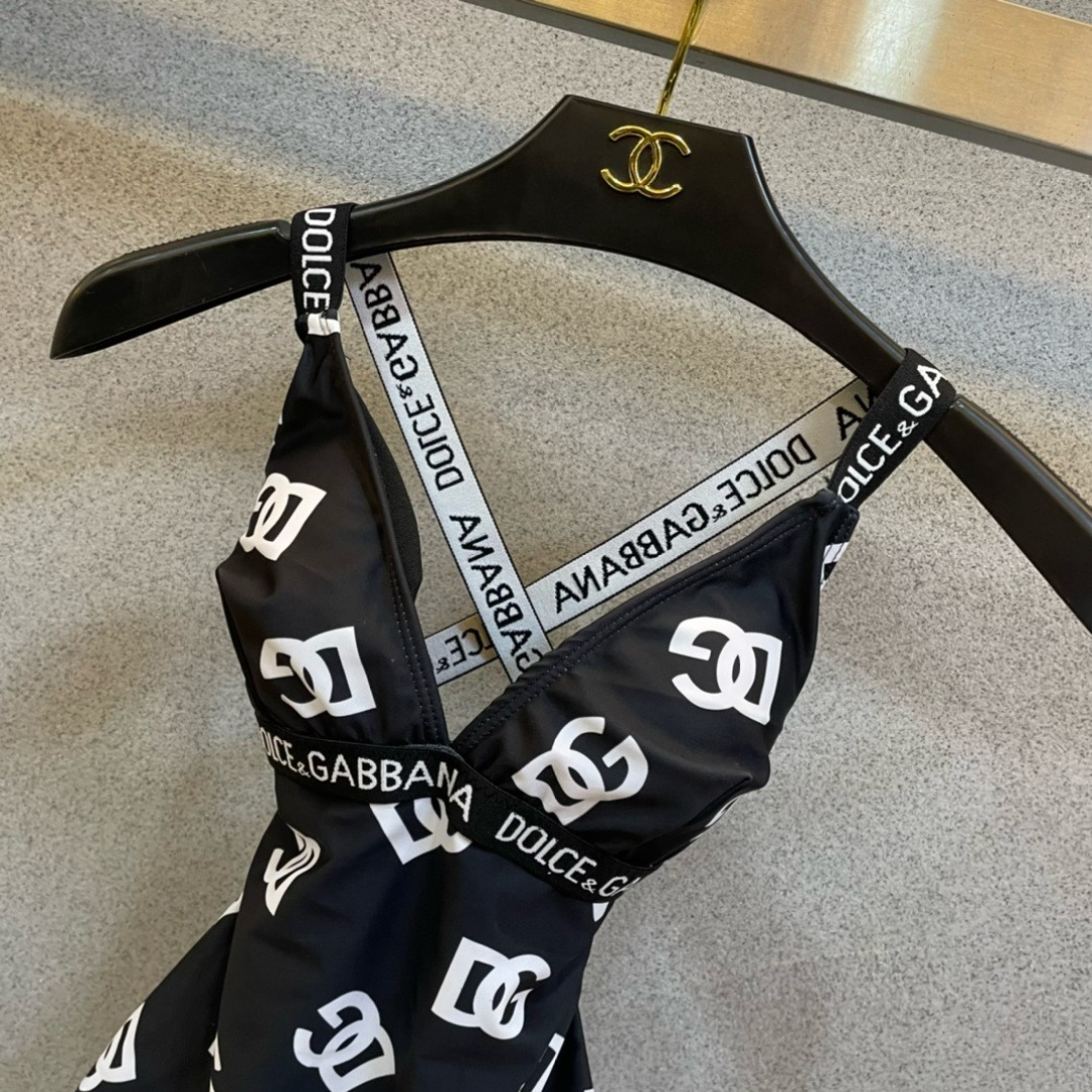 DG连体泳衣 性感女神🥰😍👙❤️😍🥰适合多种场景的游泳衣🏊‍♀️海边 游泳池 温泉 水上乐园 漂流都可以