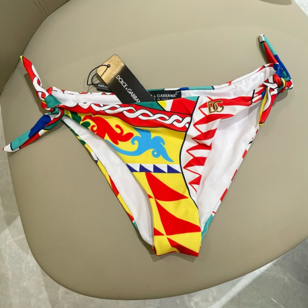 DG比基尼泳衣 性感女神🥰😍👙❤️😍🥰适合多种场景的游泳衣🏊‍♀️海边 游泳池 温泉 水上乐园 漂流都可