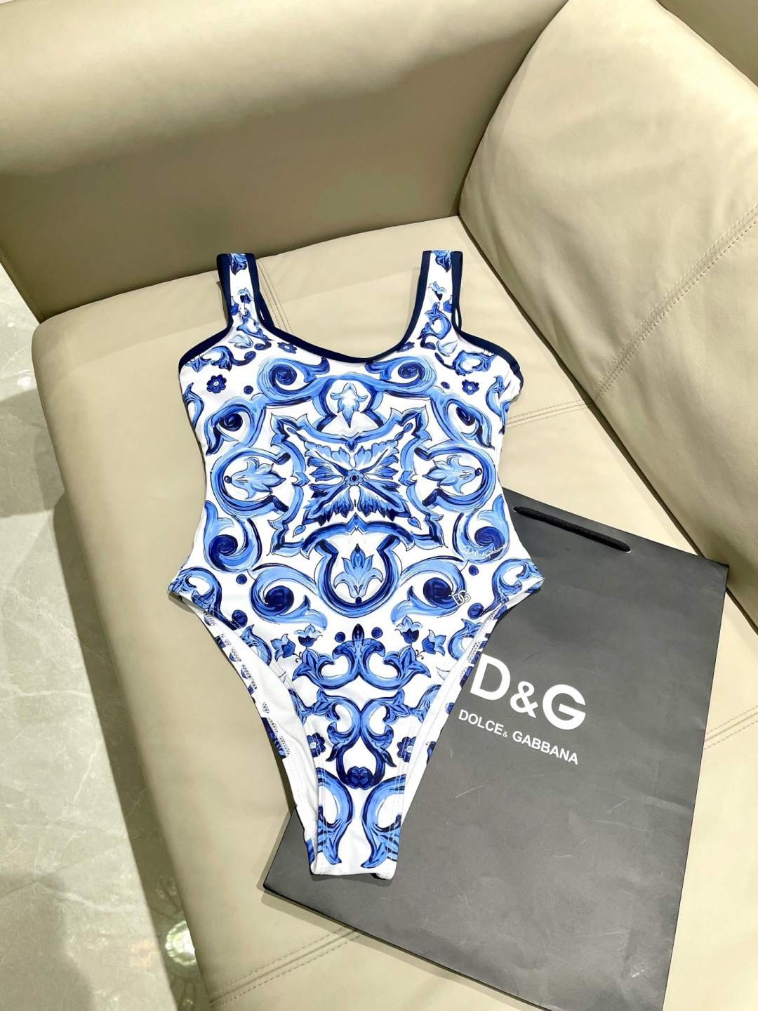 DG新款连体泳衣 时尚潮流款 😍🥰适合多种场景的游泳衣🏊♀️海边 游泳池 温泉 水上乐园 漂流都可 DG新款连体泳衣 时尚潮流款 😍🥰适合多种场景的游泳衣🏊♀️海边 游泳池 温泉 水上乐园 漂流都可