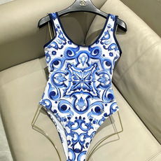DG新款连体泳衣 时尚潮流款 😍🥰适合多种场景的游泳衣🏊♀️海边 游泳池 温泉 水上乐园 漂流都可 DG新款连体泳衣 时尚潮流款 😍🥰适合多种场景的游泳衣🏊♀️海边 游泳池 温泉 水上乐园 漂流都可