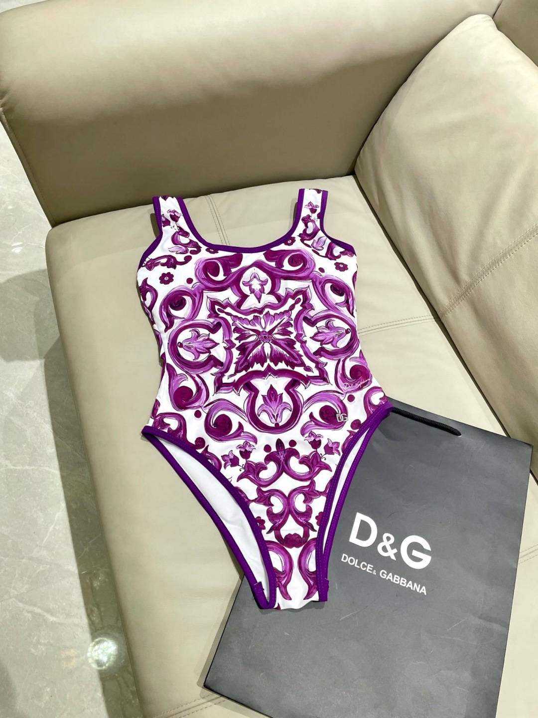 DG新款连体泳衣 时尚潮流款 😍🥰适合多种场景的游泳衣🏊♀️海边 游泳池 温泉 水上乐园 漂流都可 DG新款连体泳衣 时尚潮流款 😍🥰适合多种场景的游泳衣🏊♀️海边 游泳池 温泉 水上乐园 漂流都可