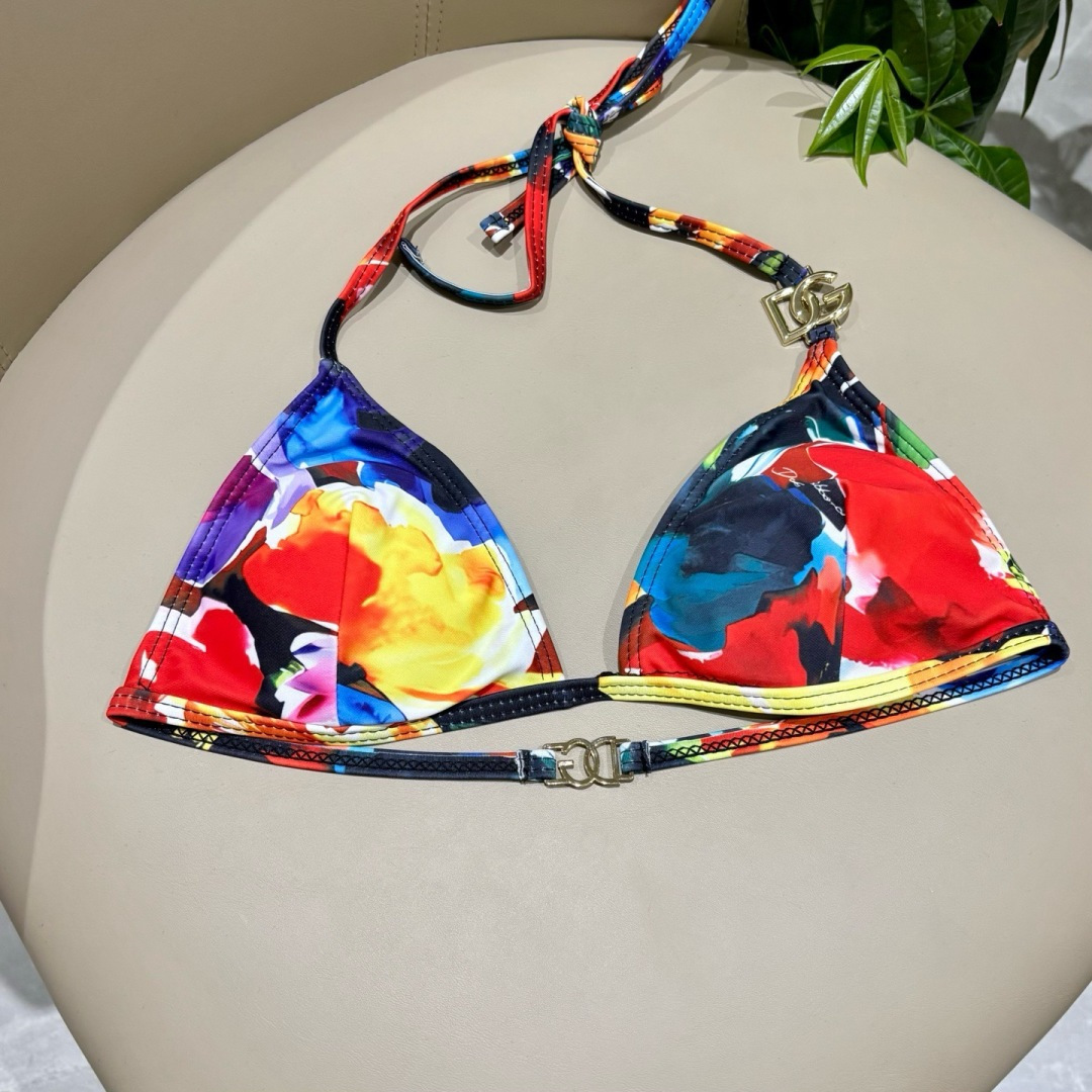 DG新款比基尼泳衣   时尚潮流款 😍🥰适合多种场景的游泳衣🏊‍♀️海边 游泳池 温泉 水上乐园 漂流都
