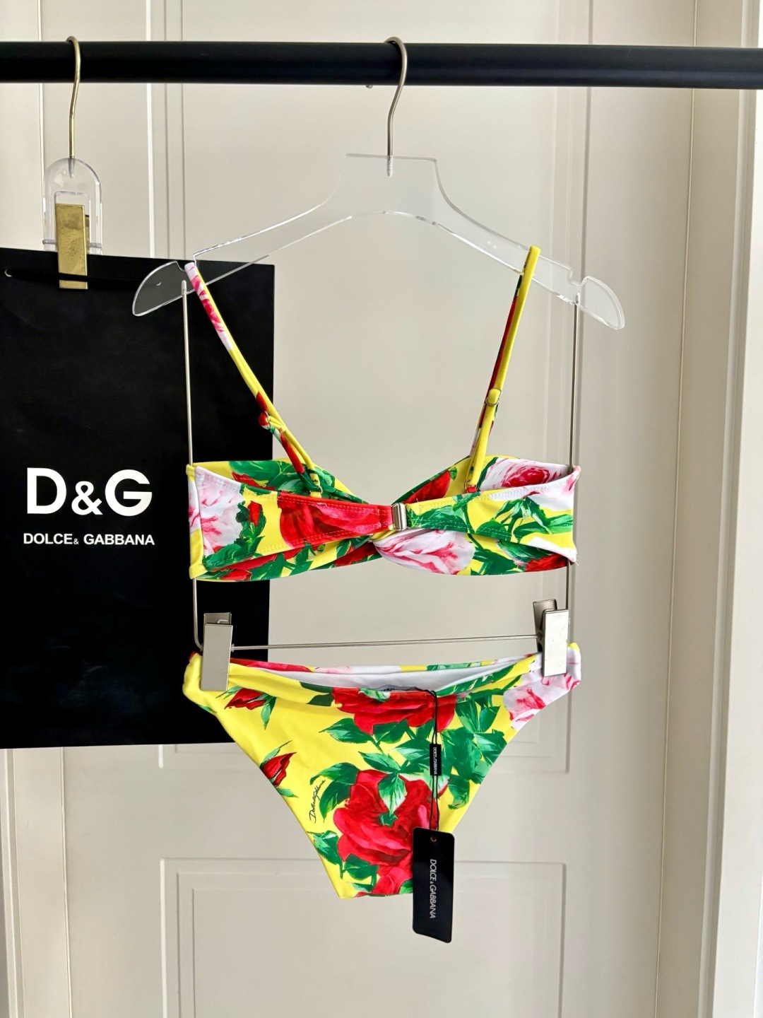 DG新款比基尼泳衣 时尚潮流款 😍🥰适合多种场景的游泳衣🏊♀️海边 游泳池 温泉 水上乐园 漂流都 DG新款比基尼泳衣 时尚潮流款 😍🥰适合多种场景的游泳衣🏊♀️海边 游泳池 温泉 水上乐园 漂流都