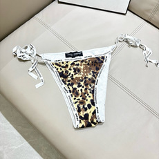 DG新款比基尼泳衣 时尚潮流款 😍🥰适合多种场景的游泳衣🏊♀️海边 游泳池 温泉 水上乐园 漂流都 DG新款比基尼泳衣 时尚潮流款 😍🥰适合多种场景的游泳衣🏊♀️海边 游泳池 温泉 水上乐园 漂流都
