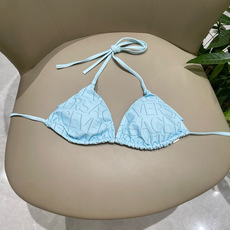 范思哲新款比基尼泳衣 对版五金😍🥰适合多种场景的游泳衣🏊♀️海边 游泳池 温泉 水上乐园 漂流都可以 范思哲新款比基尼泳衣 对版五金😍🥰适合多种场景的游泳衣🏊♀️海边 游泳池 温泉 水上乐园 漂流都可以