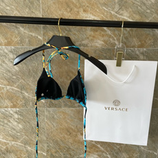 范思哲比基尼👙❤️😍🥰适合多种场景的游泳衣🏊♀️海边 游泳池 温泉 水上乐园 漂流都可以😌内搭外穿也完 范思哲比基尼👙❤️😍🥰适合多种场景的游泳衣🏊♀️海边 游泳池 温泉 水上乐园 漂流都可以😌内搭外穿也完