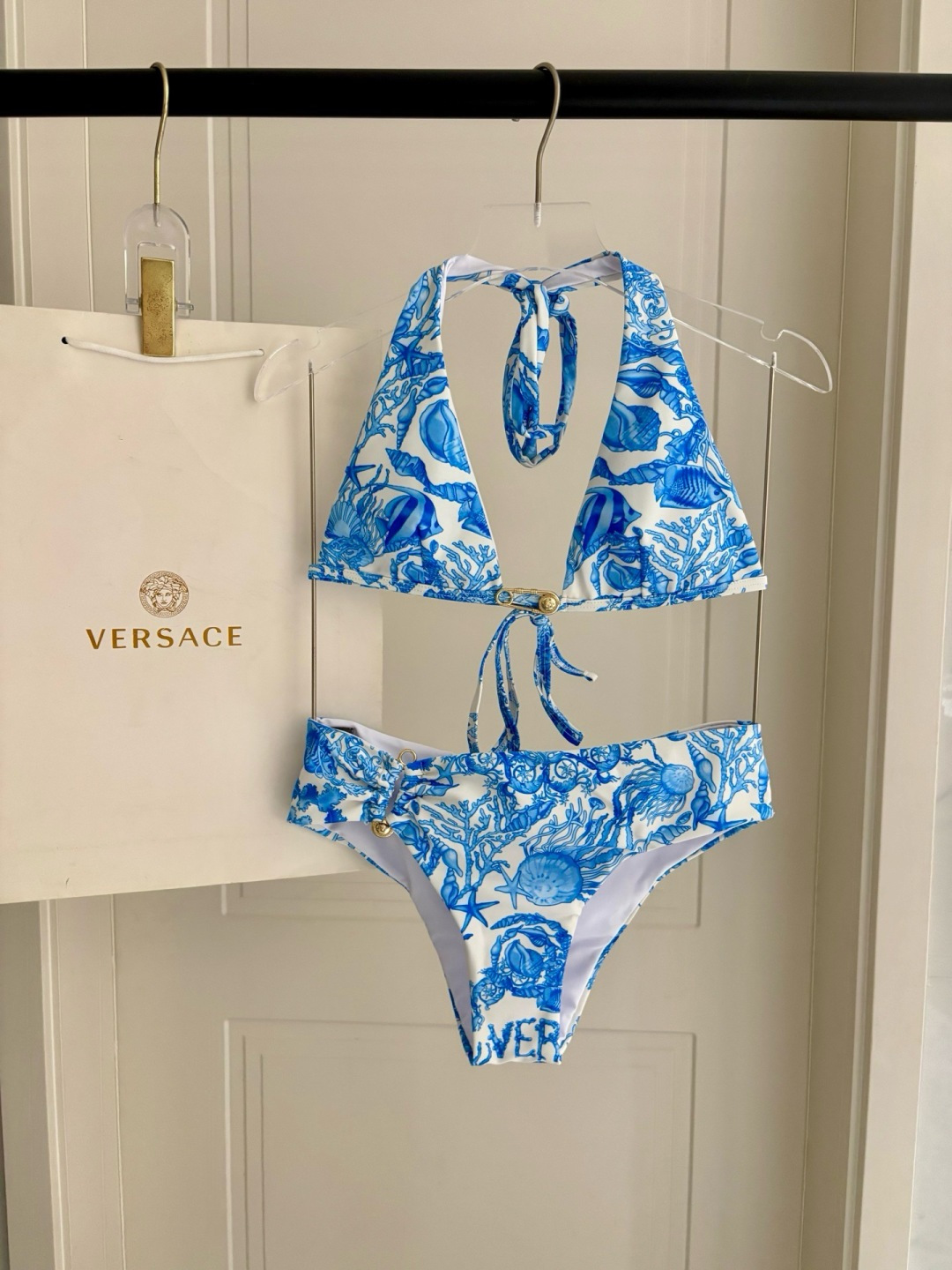 范思哲比基尼👙❤️😍🥰适合多种场景的游泳衣🏊♀️海边 游泳池 温泉 水上乐园 漂流都可以😌内搭外穿也完 范思哲比基尼👙❤️😍🥰适合多种场景的游泳衣🏊♀️海边 游泳池 温泉 水上乐园 漂流都可以😌内搭外穿也完
