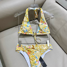 范思哲比基尼👙❤️😍🥰适合多种场景的游泳衣🏊♀️海边 游泳池 温泉 水上乐园 漂流都可以😌内搭外穿也完 范思哲比基尼👙❤️😍🥰适合多种场景的游泳衣🏊♀️海边 游泳池 温泉 水上乐园 漂流都可以😌内搭外穿也完