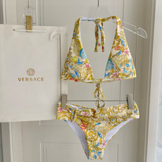 范思哲比基尼👙❤️😍🥰适合多种场景的游泳衣🏊♀️海边 游泳池 温泉 水上乐园 漂流都可以😌内搭外穿也完 范思哲比基尼👙❤️😍🥰适合多种场景的游泳衣🏊♀️海边 游泳池 温泉 水上乐园 漂流都可以😌内搭外穿也完