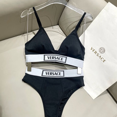 范思哲分体比基尼😍🥰适合多种场景的游泳衣🏊♀️海边 游泳池 温泉 水上乐园 漂流都可以😌内搭也完全可以 范思哲分体比基尼😍🥰适合多种场景的游泳衣🏊♀️海边 游泳池 温泉 水上乐园 漂流都可以😌内搭也完全可以