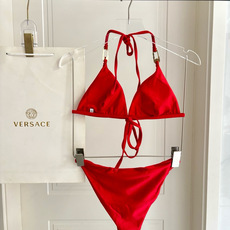 范思哲比基尼👙❤️😍🥰适合多种场景的游泳衣🏊♀️海边 游泳池 温泉 水上乐园 漂流都可以😌内搭外穿也完 范思哲比基尼👙❤️😍🥰适合多种场景的游泳衣🏊♀️海边 游泳池 温泉 水上乐园 漂流都可以😌内搭外穿也完