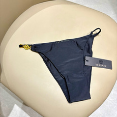 范思哲新款连体泳衣😍🥰适合多种场景的游泳衣🏊♀️海边 游泳池 温泉 水上乐园 漂流都可以😌内搭也完全可 范思哲新款连体泳衣😍🥰适合多种场景的游泳衣🏊♀️海边 游泳池 温泉 水上乐园 漂流都可以😌内搭也完全可