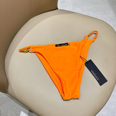 范思哲新款连体泳衣😍🥰适合多种场景的游泳衣🏊♀️海边 游泳池 温泉 水上乐园 漂流都可以😌内搭也完全可 范思哲新款连体泳衣😍🥰适合多种场景的游泳衣🏊♀️海边 游泳池 温泉 水上乐园 漂流都可以😌内搭也完全可