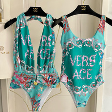 范思哲新款连体泳衣😍🥰适合多种场景的游泳衣🏊♀️海边 游泳池 温泉 水上乐园 漂流都可以😌内搭也完全可 范思哲新款连体泳衣😍🥰适合多种场景的游泳衣🏊♀️海边 游泳池 温泉 水上乐园 漂流都可以😌内搭也完全可